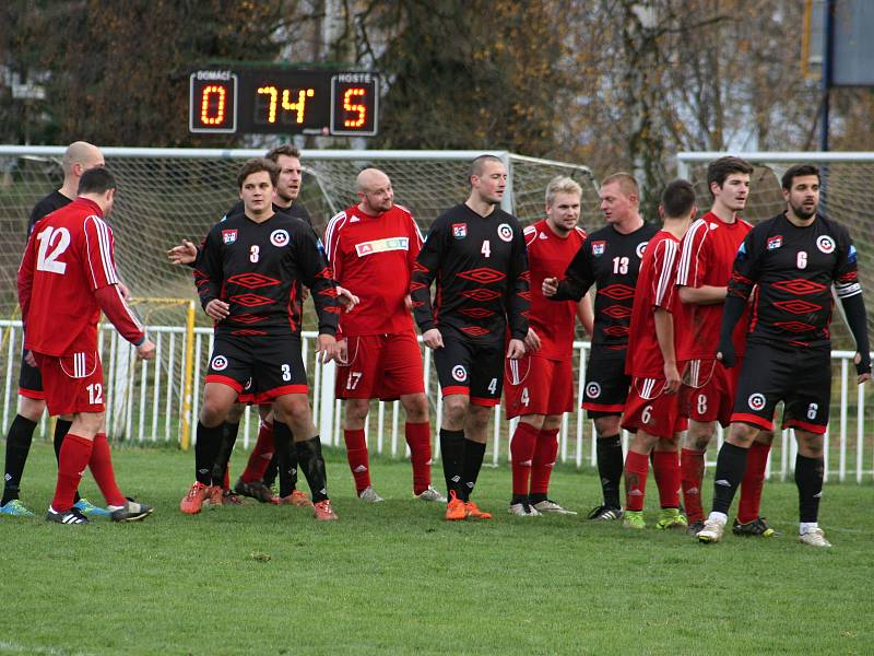 Fotbalisté Nového Strašecí v závěrečném podzimním kole prohráli s Příbramí 0:6.