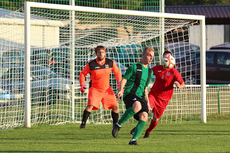 I. B třída: Lubná (v černozeleném) potvrdila dobrou formu, Vinařice porazila 4:1.