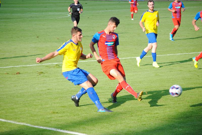 SK Rakovník prohrál v úvodním kole ČFL s Viktorií Plzeň B 0:3 (0:0).