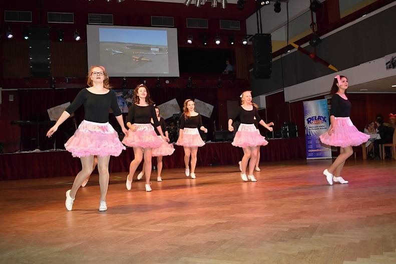 Kulturní centrum Rakovník hostilo devátý Letecký ples na téma slavných dvojic.