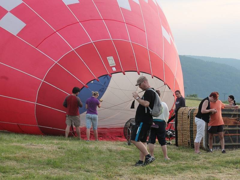 Balón nad Křivoklátskem