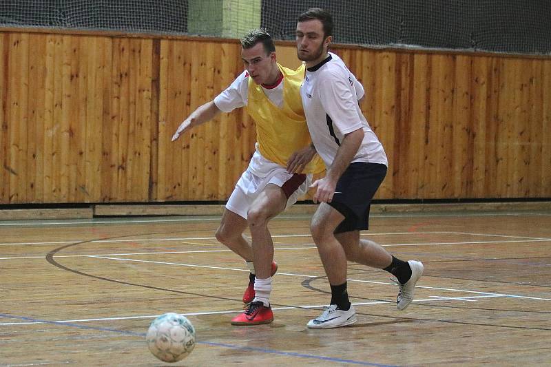 Dvaadvacátý ročník Viola Cupu ovládl Redoby team. O jeho vítězství rozhodly až penalty.