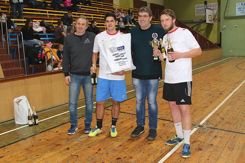 Dvaadvacátý ročník Viola Cupu ovládl Redoby team. O jeho vítězství rozhodly až penalty.