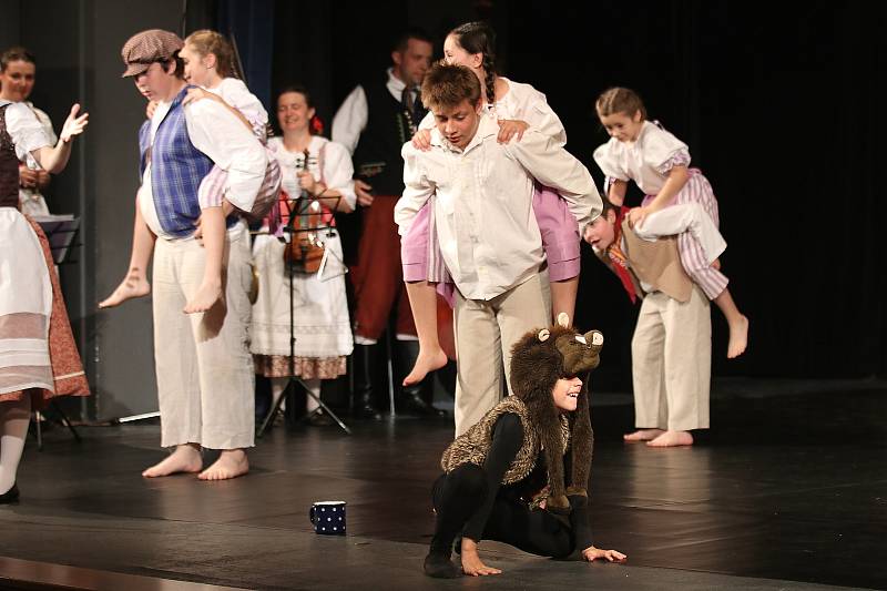 Dětský folklórní soubor Borůvky se zúčastnil celostátní přehlídky v Jihlavě.