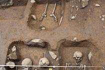 Záchranný archeologický výzkum raně středověkého pohřebiště ve Zbečně.