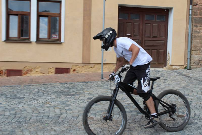 Sobotní program nabídl například downhillový závod.