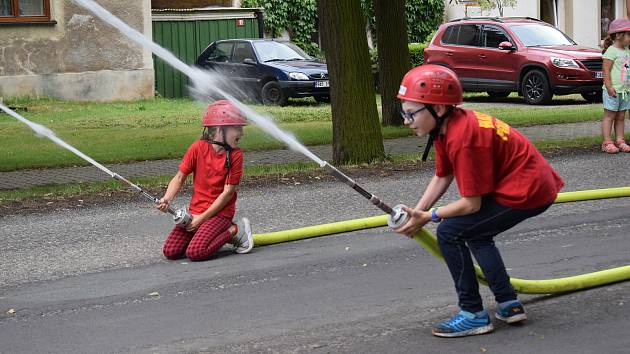Oslavy výročí 170 let od zakoupení hasičské stříkačky a 140 let od založení Sboru dobrovolných hasičů Kněževes.