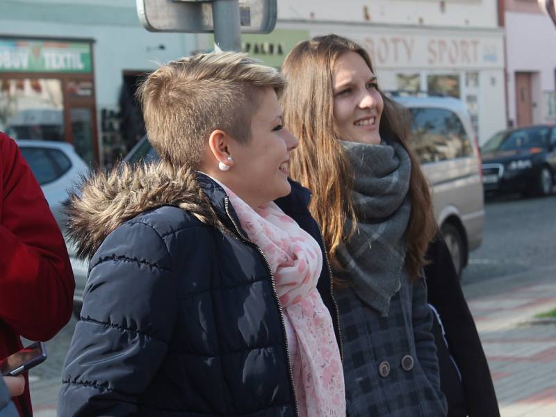 Studenti MOA Rakovník v simulátoru dopravních nehod na Husově náměstí