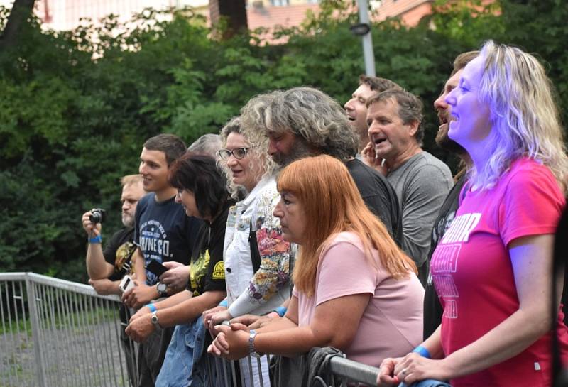 Koncert legendární rockové skupiny Olympic si přišlo do Letního kina v Rakovníku poslechnout šest set Rakovničanů.