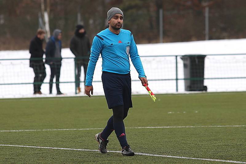 Divizní fotbalisté Tatranu Rakovník (v zeleném) vyhráli v přípravném utkání nad celkem Dobříše jasně 5:2.