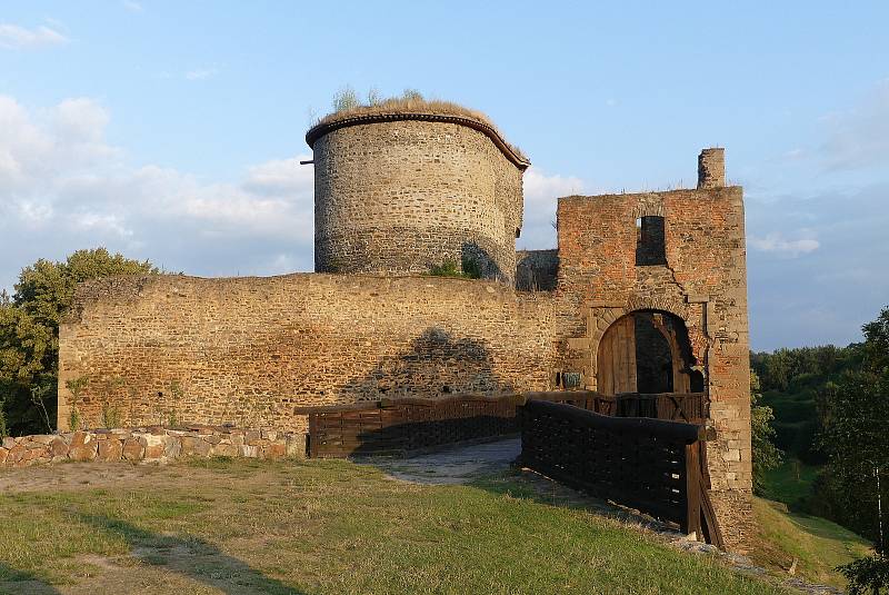 Čtení z Boccacciova Dekameronu na hradě Krakovci.