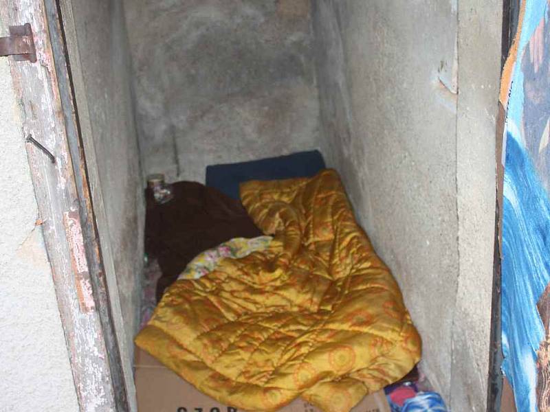 Bezdomovci se schovávají před zimou