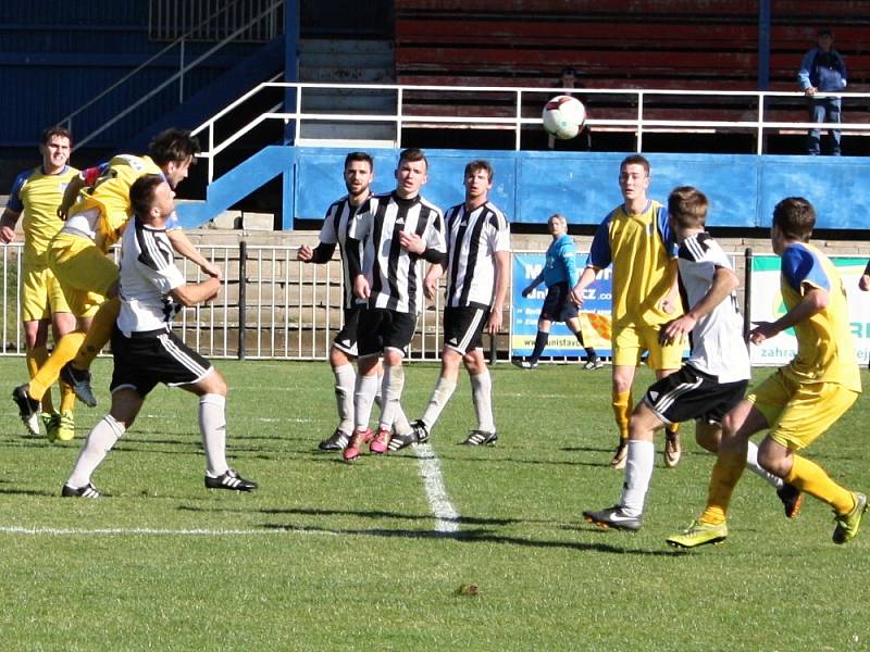 Fotbalisté SK Rakovník porazili v prvním jarním kole krajského přeboru Mnichovo Hradiště 4:0.