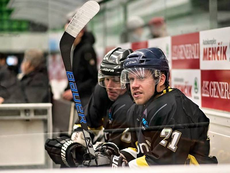 Hokejisté HC Rakovník vyhráli v Mladé Boleslavi 5:4 po samostatných nájezdech.