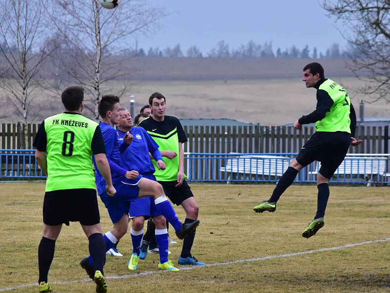 Fotbalisté Lánů smetli v prvním jarním kole okresního přeboru Kněževes 5:1.