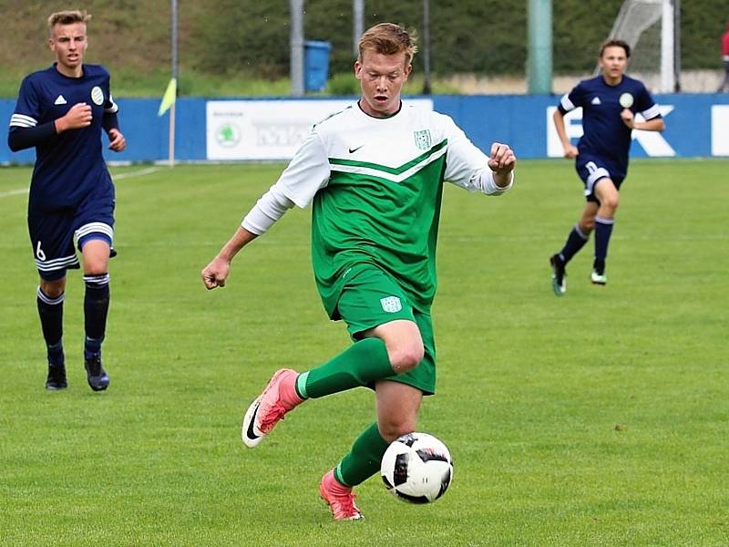 Starší dorost Tatranu vyhrál v Králově Dvoře 2:0, mladší prohrál 1:4.