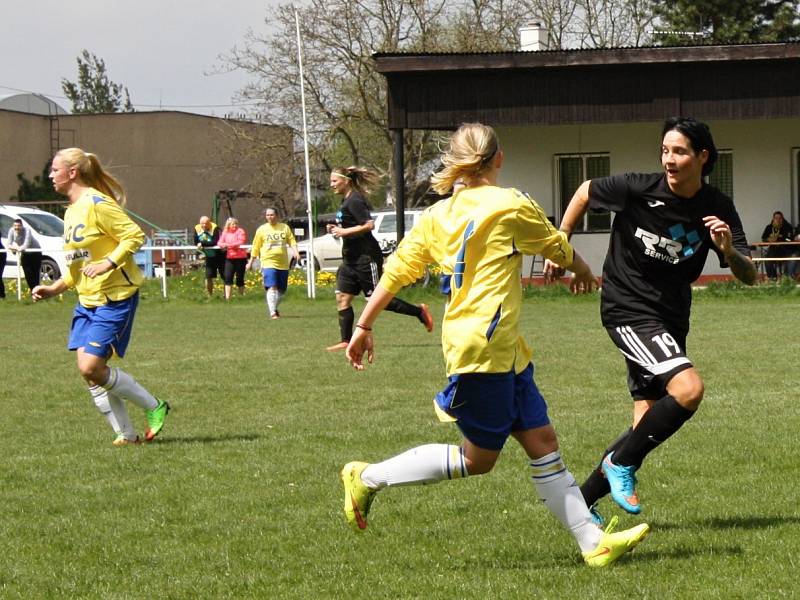 Pavlíkovské Lvice zdolaly rezervu Teplic 5:0.