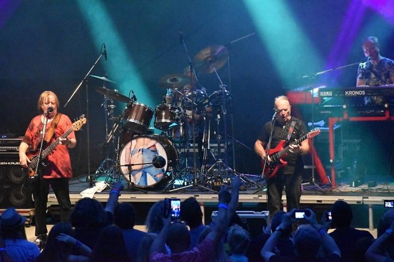 Koncert legendární rockové skupiny Olympic si přišlo do Letního kina v Rakovníku poslechnout šest set Rakovničanů.