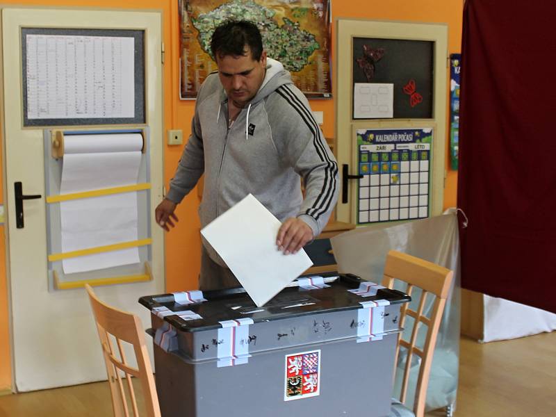 Komunální volby v sobotu. Volební místnost v MŠ Klicperova.