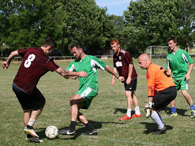 Turnaj v malé kopané v Kounově ovládli fotbalisté Hředel.