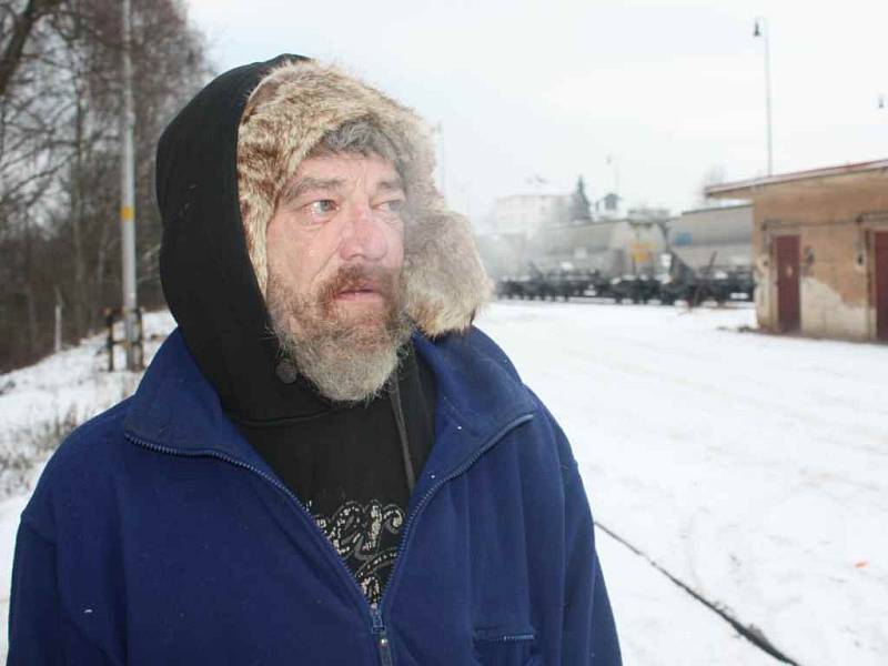 Bezdomovci se schovávají před zimou