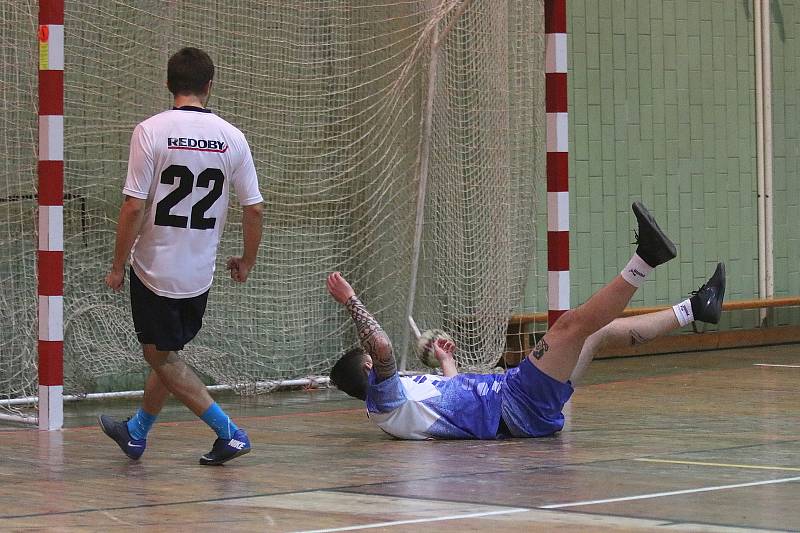 Dvaadvacátý ročník Viola Cupu ovládl Redoby team. O jeho vítězství rozhodly až penalty.