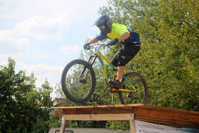 Druhé kolo závodu Downtown v rámci Rakovnického cyklování.