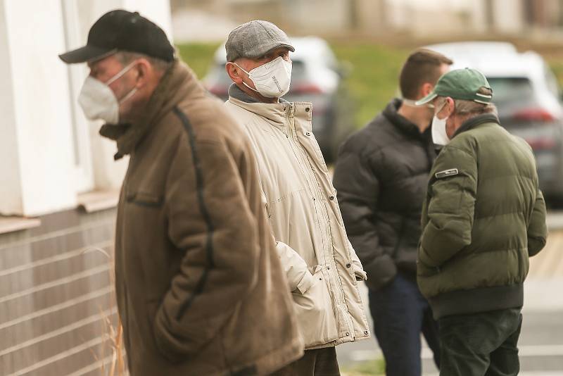 Z antigenního testování na onemocnění covid-19 v Rakovníku.