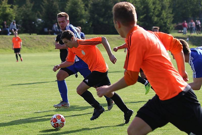 Z fotbalového utkání krajské I.B třídy Zavidov - Slaný B (3:0)