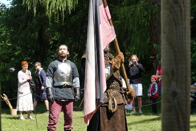 Na hradě Krakovci pokračují Husovy slavnosti.