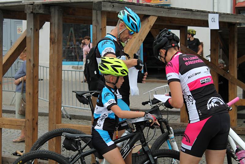 Orientační závod dětí a rodičů odstartoval jedenáctý ročník Rakovnického cyklování.