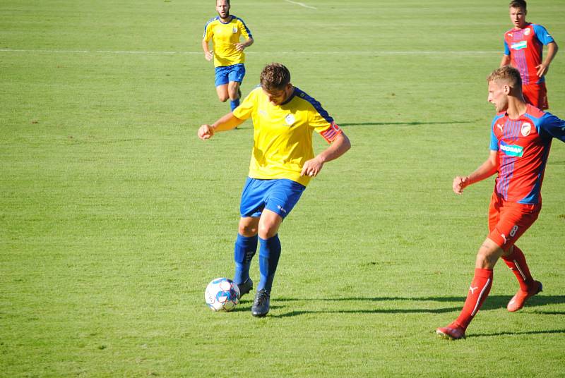 SK Rakovník prohrál v úvodním kole ČFL s Viktorií Plzeň B 0:3 (0:0).