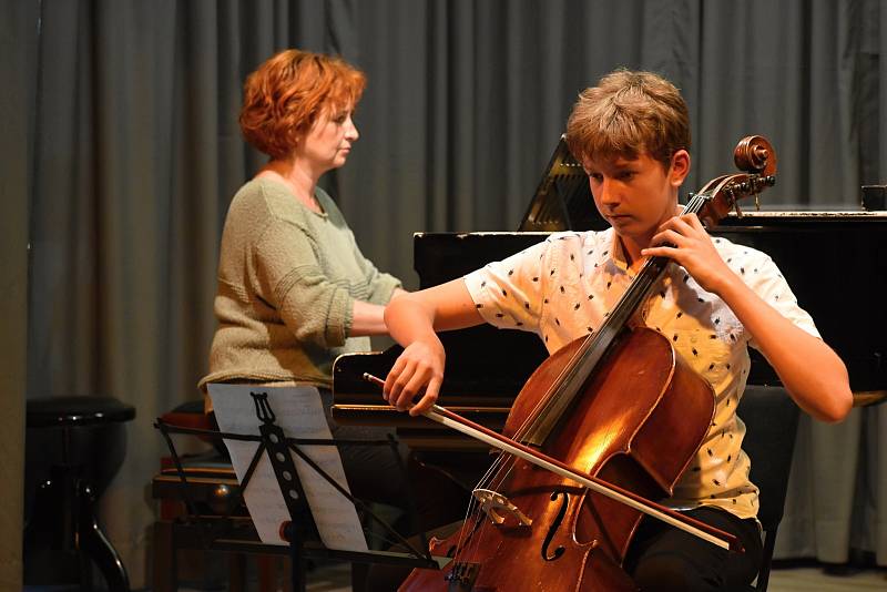 18. žákovský koncert v sále ZUŠ Rakovník.