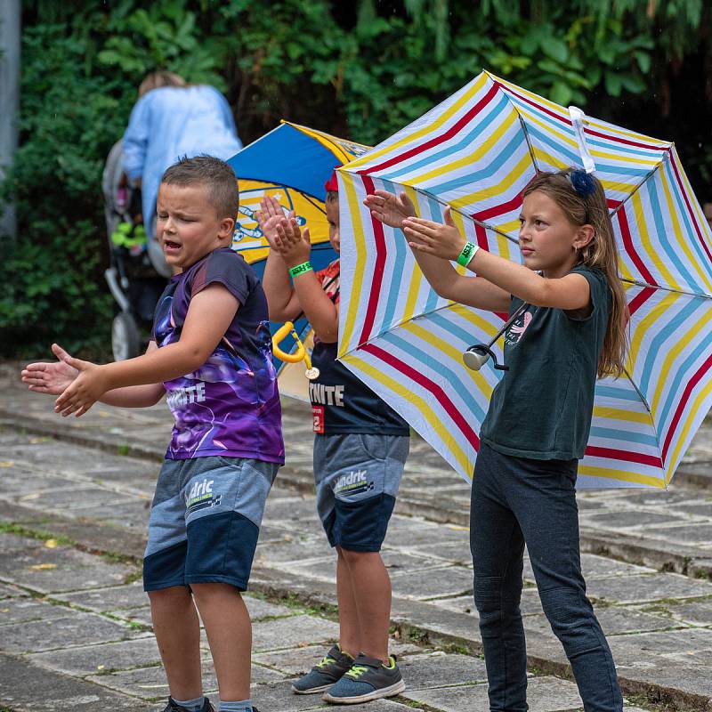 Z tradičního hudebního festivalu Jes-Fest v Jesenici.