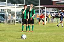 Lubná (v zelenočerném) posílila naději na záchranu B třídy, doma porazila Braškov 3:1.