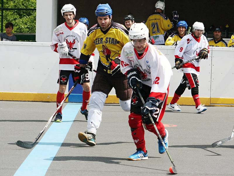 V rozhodujícím finále oblastní ligy v hokejbalu zvítězily Beer Stars Hnidousy nad rezervou HBC Rakovník 7:3 a slaví titul.