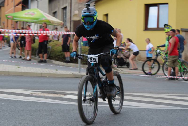 Sobotní program nabídl například downhillový závod.