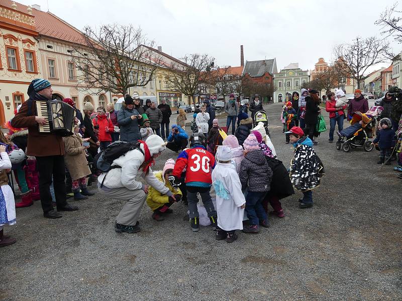 Hlavním tématem masopustu v Rakovníku byla zima.