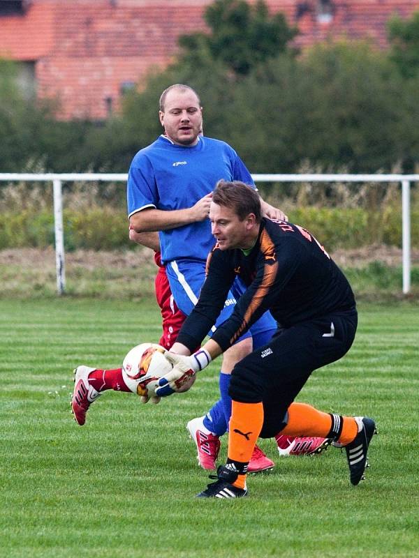 Fotbalisté Oráčova zdolali ve 4. kole III. třídy Šanov 5:1.