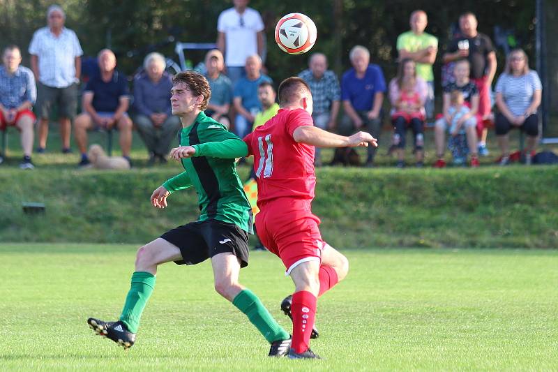 I. B třída: Lubná (v černozeleném) potvrdila dobrou formu, Vinařice porazila 4:1.