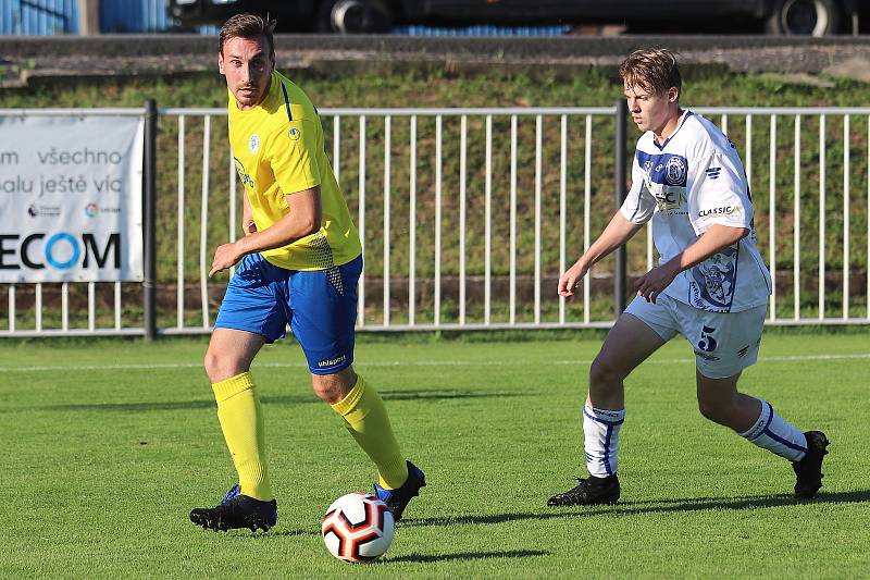 Příprava fotbalistů: SK Rakovník B (ve žlutém) - SK Kladno B 1:3.