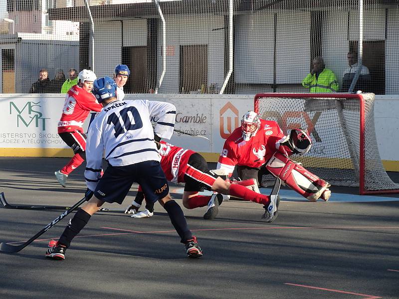 Hokejbalisté Rakovníka prohráli doma s Alpigem Kladno 1:4.