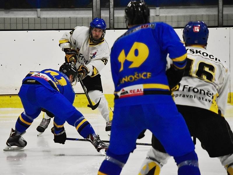 Hokejisté HC Rakovník rozstříleli Černošice 9:3.