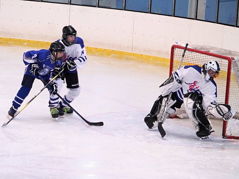 Starší žáci HC Rakovník porazili Kralupy 5:4.