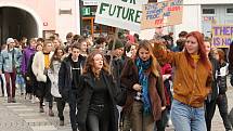 Rakovničtí studenti vyšli do ulic a připojili se ke stávce za klima. Během protestu zamířili také na radnici, kde předali místostarostovi města Jan Šváchovi otevřený dopis.