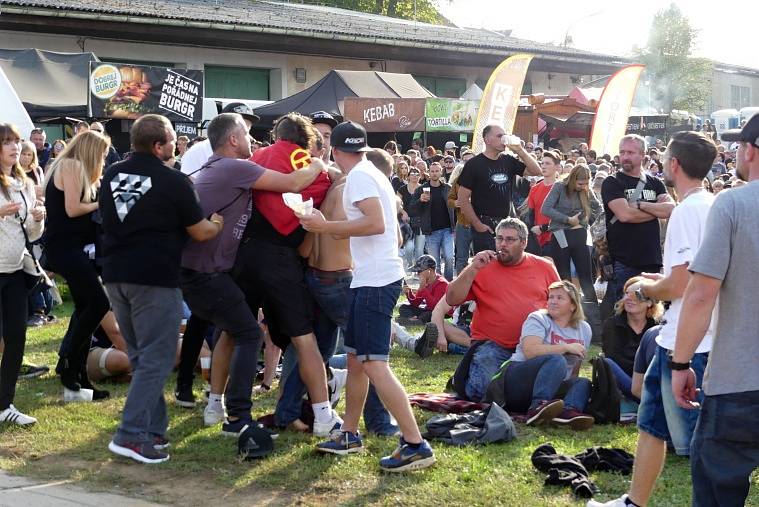 Slavnosti piva Krušovice nabídly kromě spousty piva a soutěží zvučná jména jako Tři Sestry, Wohnout nebo rakovnický Brutus.