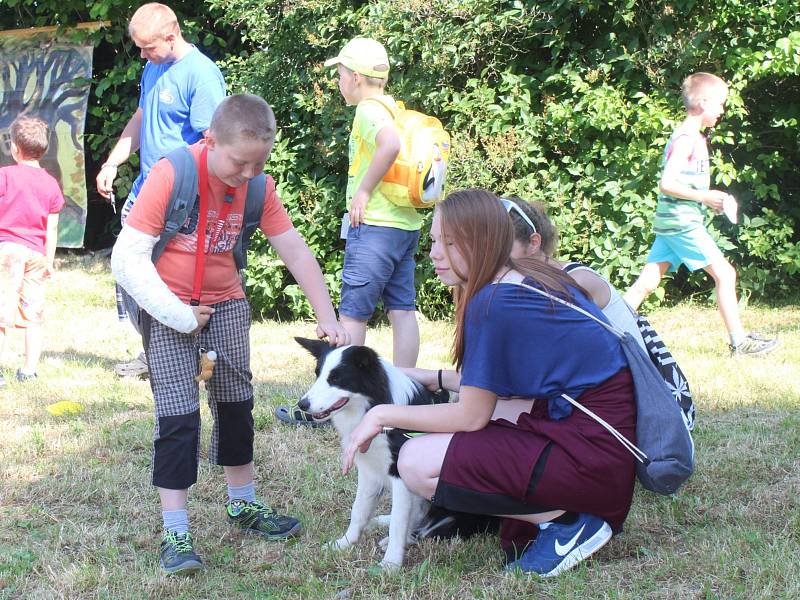 Děti společně oslavili Den dětí na dvoře internátu ISŠ Jesenice