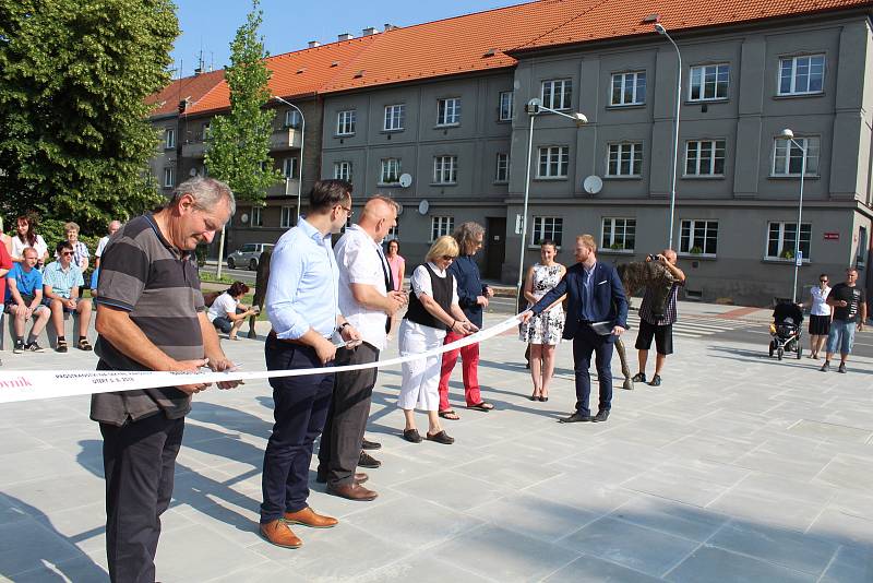 Podobu veřejného prostranství na sekyře vybrali občané města.