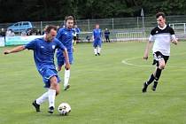 Lány (v modrém) nedaly v posledním zápase sezony šanci Zavidovu a vyhrály 5:0.