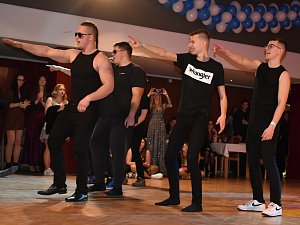 Maturitní ples Střední průmyslové školy Emila Kolbena - třídy ES 4  v kulturním centru v Rakovníku.